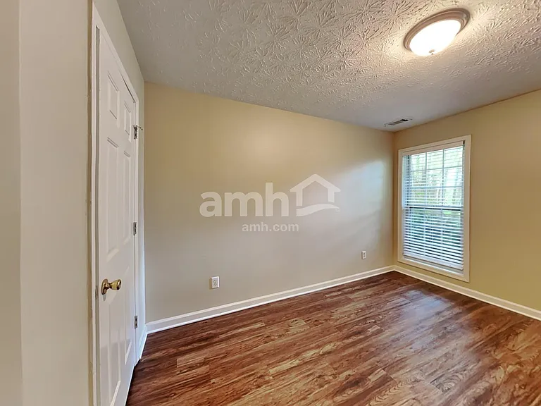 2740 Avalon Meadows Ln — Photo 21