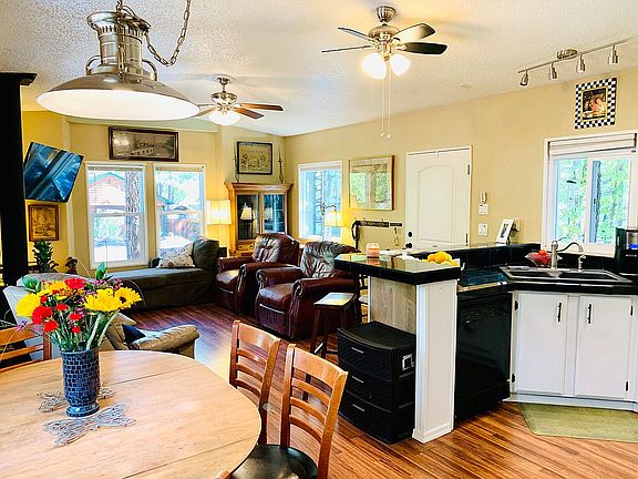 Eat in kitchen/dining 