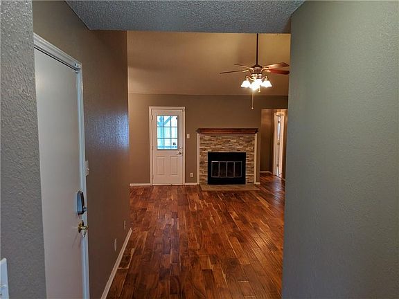 3rd image of 1800 Krizan Ave