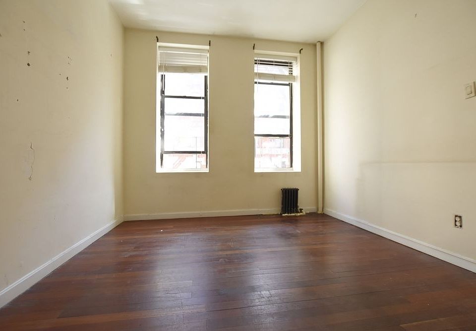 1st image of 250 Broome St APT 6