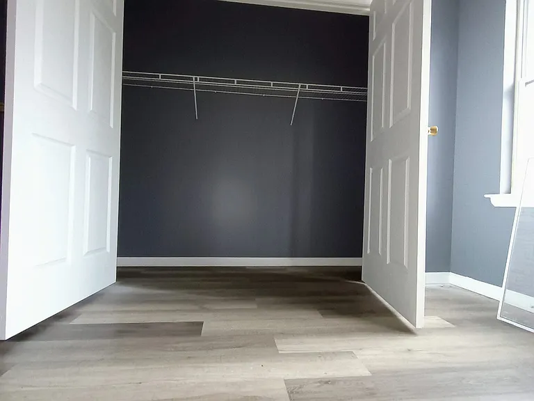 270 S 7th St — Photo 15