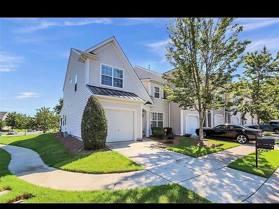 2nd image of 11833 Lion Cub Ln