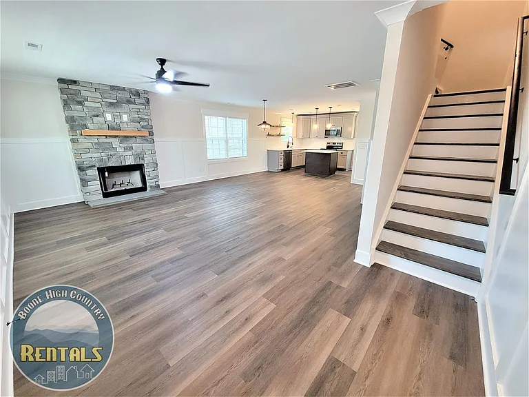 291 Stratford Ln — Photo 42