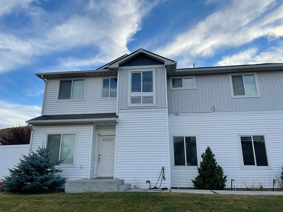 2nd image of 1429 SW Junegrass Ln