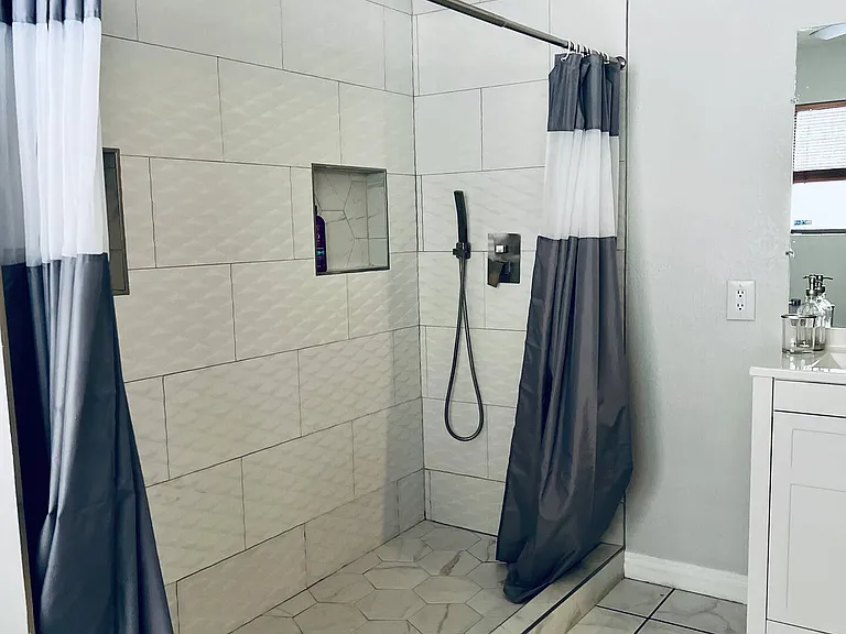 1505 Hialeah Dr — Photo 55