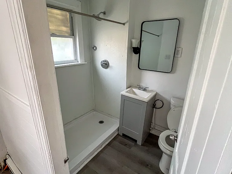 68 Howe St #3L — Photo 7