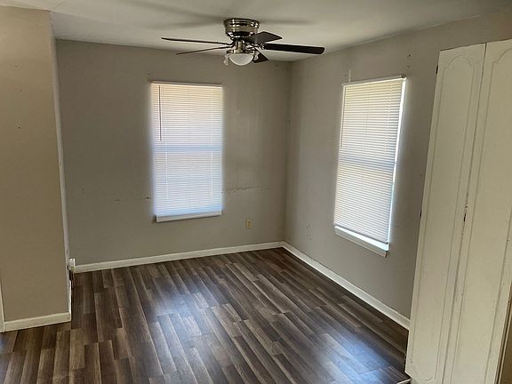 4th image of 3059 Desoto St