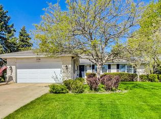 336 W Waverly Ct, Arlington Heights, IL 60004