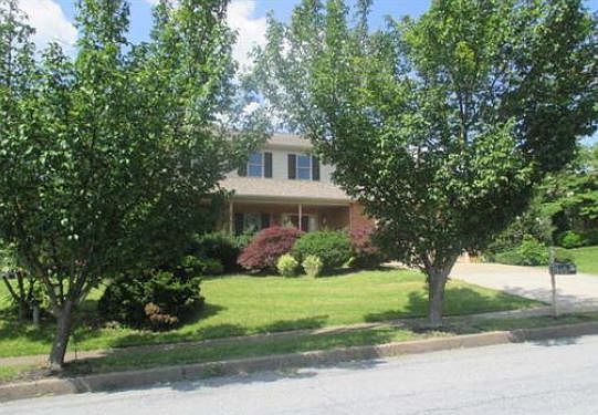 2nd image of 4420 Venus Ave