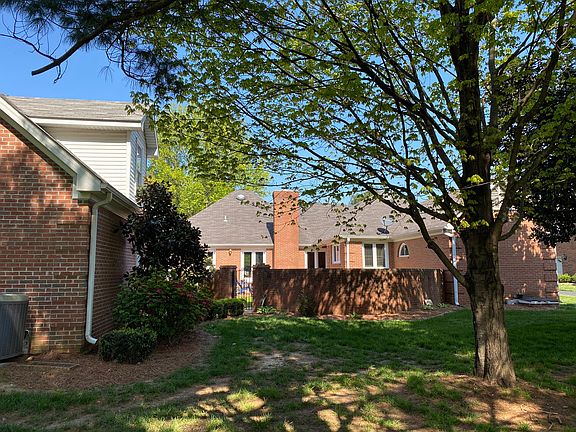 3rd image of 816 Albemarle Dr