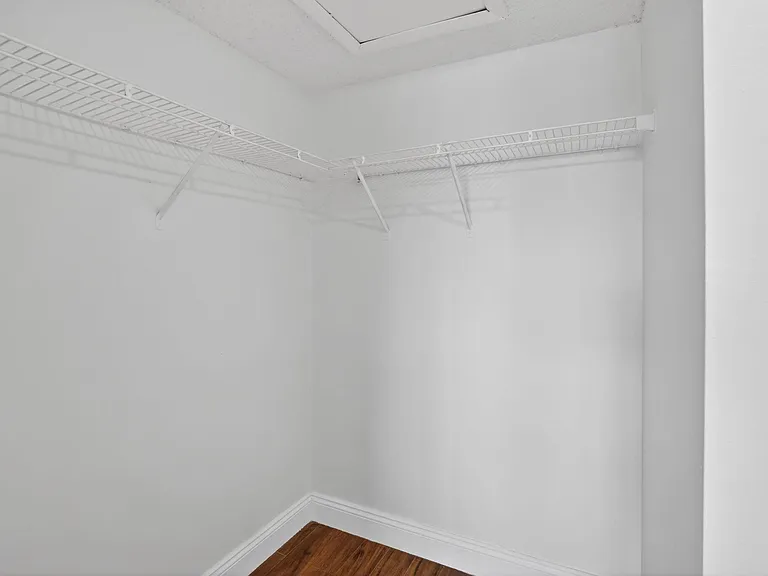 300 Palm Cir W #305 — Photo 17