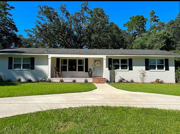 212 Hoffman Dr