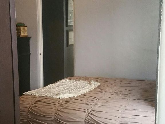 4th image of 455 N Genesee Ave #100