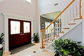3rd image of 742 Linda Ave
