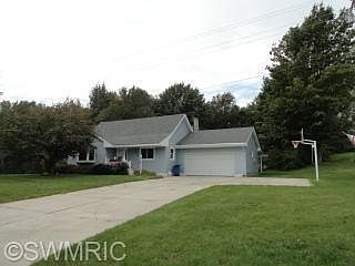 1st image of 905 S 88th Ave