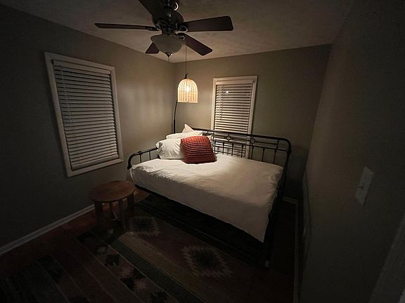 5th image of 2844 Brock Ave