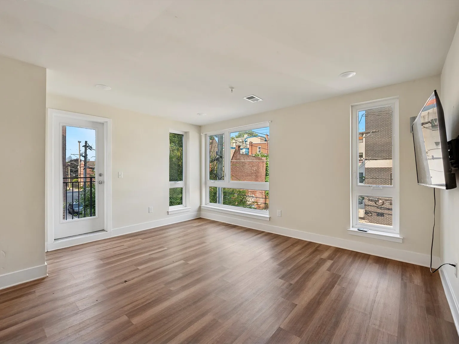 1519 N Sydenham St Unit B — Photo 2