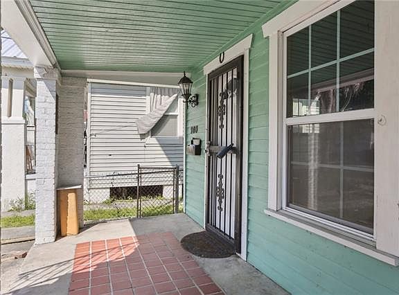 2nd image of 208 David St