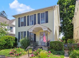 215 W 2nd St, Waynesboro, PA 17268