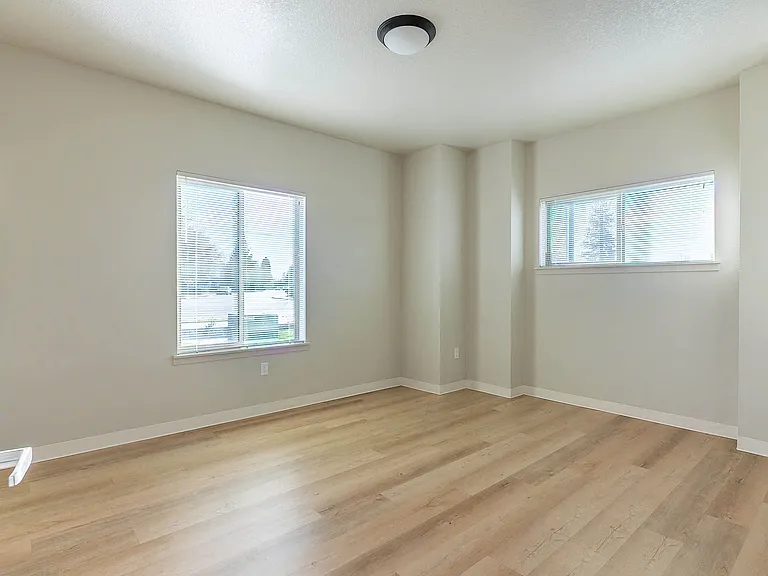 Woodburn Place Apartment Homes — Photo 41
