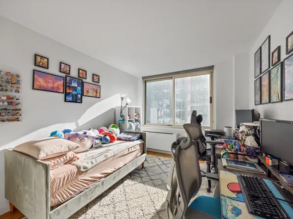 201 West 72nd Street image 8 of 13