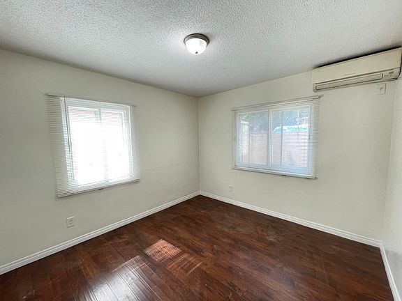4th image of 245 E Budd St