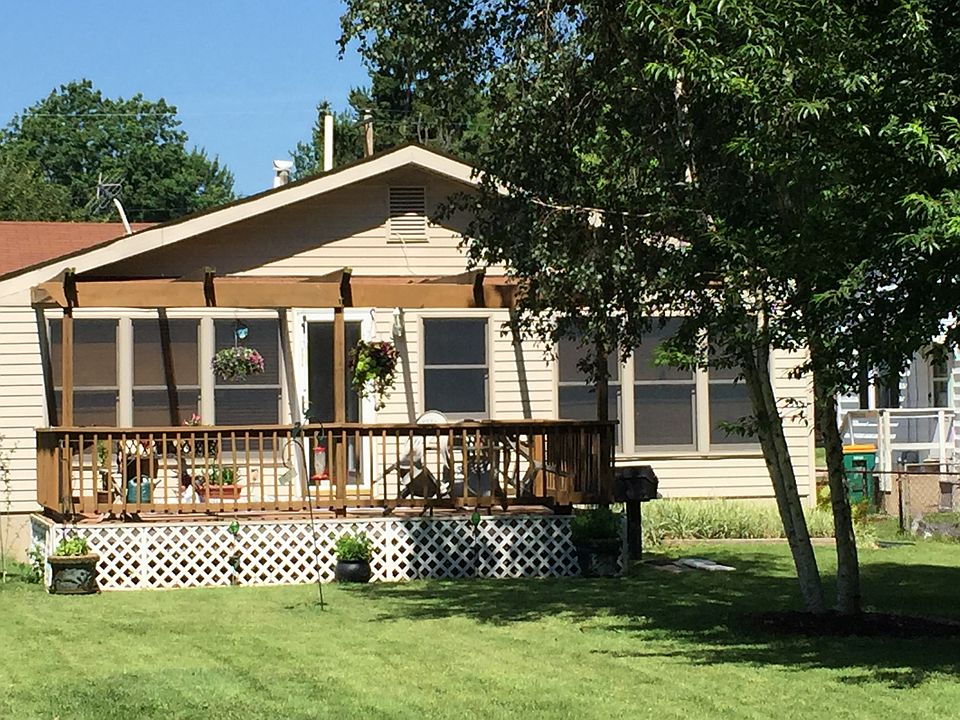 1st image of 3230 Chaucer Ave