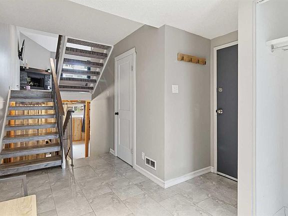 4th image of 2225 E Oakmoor Dr SW #57