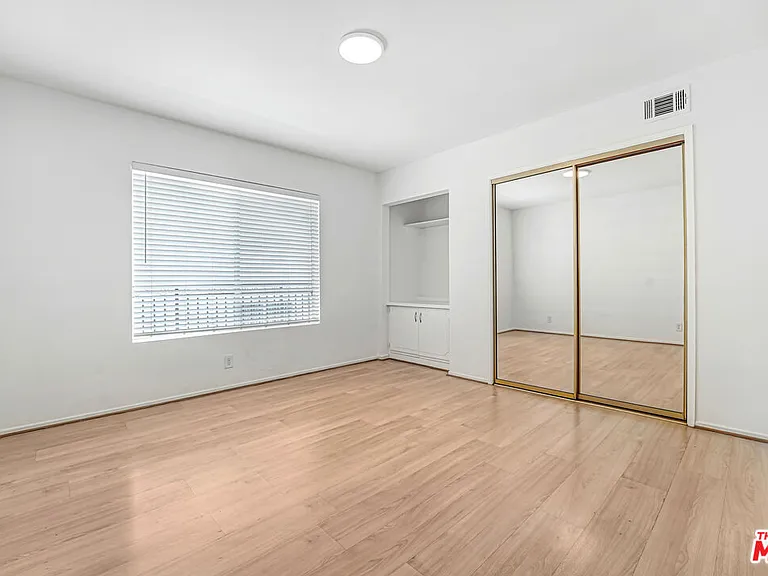10393 Almayo Ave #5 — Photo 4