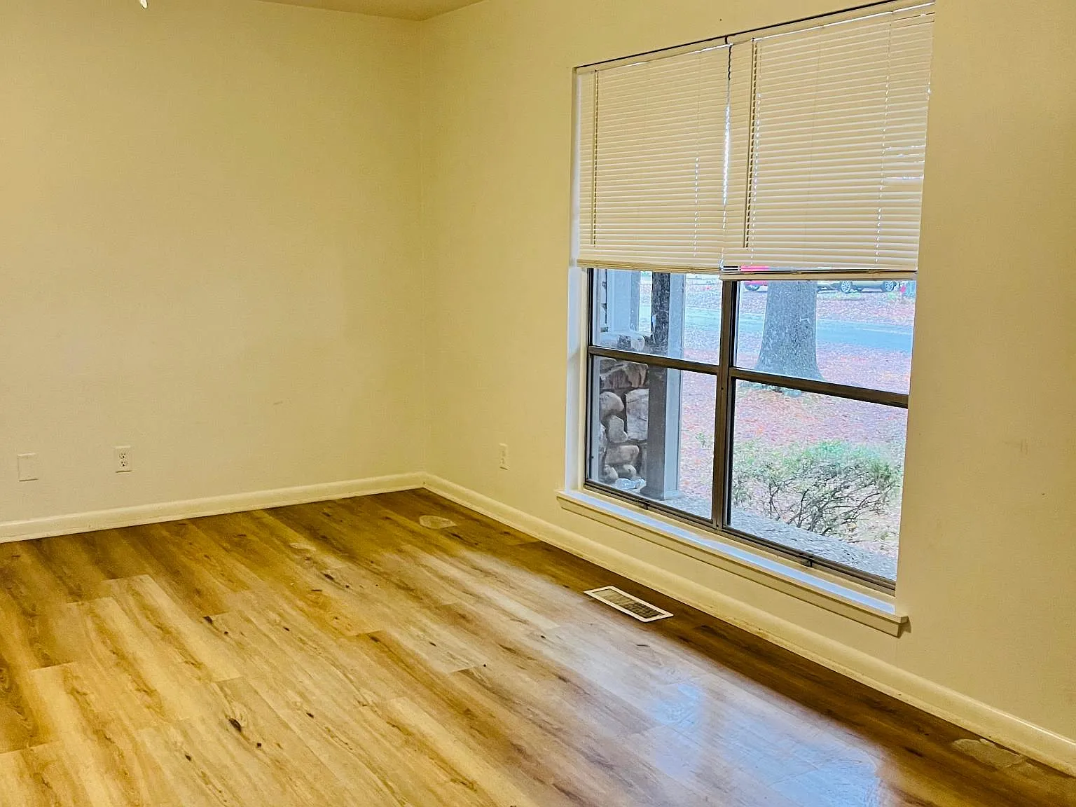 3 bed, 1410 sqft, $1,350 — Photo 4