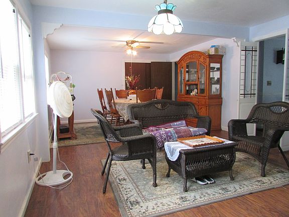 3rd image of 12 Shady Ln