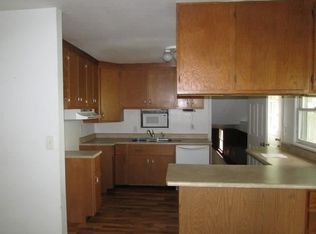 1661 Wakonda Dr, Waterloo, IA 50703