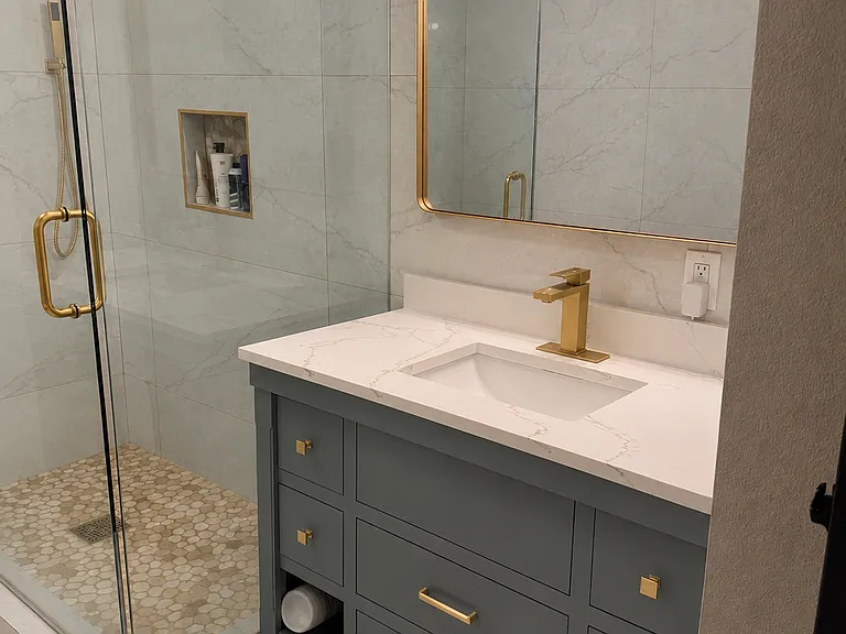 2122 Riviera Dr — Photo 4
