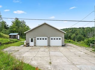 822 Tracy Creek Rd, Vestal, NY 13850