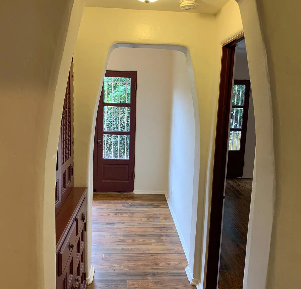 3 bed, 2000 sqft, $4,399 — Photo 3