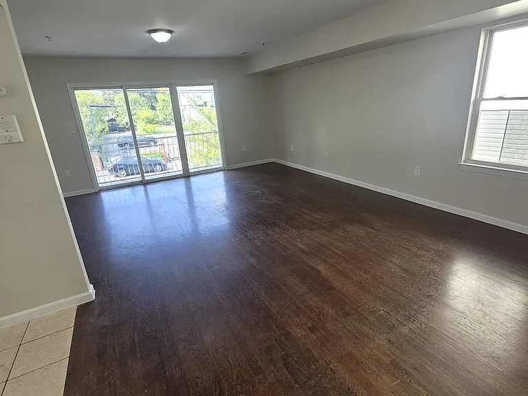 38 Wainwright St #1A — Photo 2