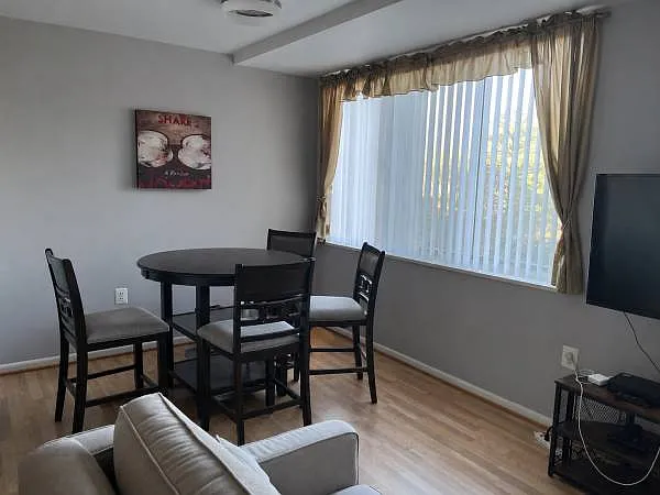 10500 Rockville Pike — Photo 3