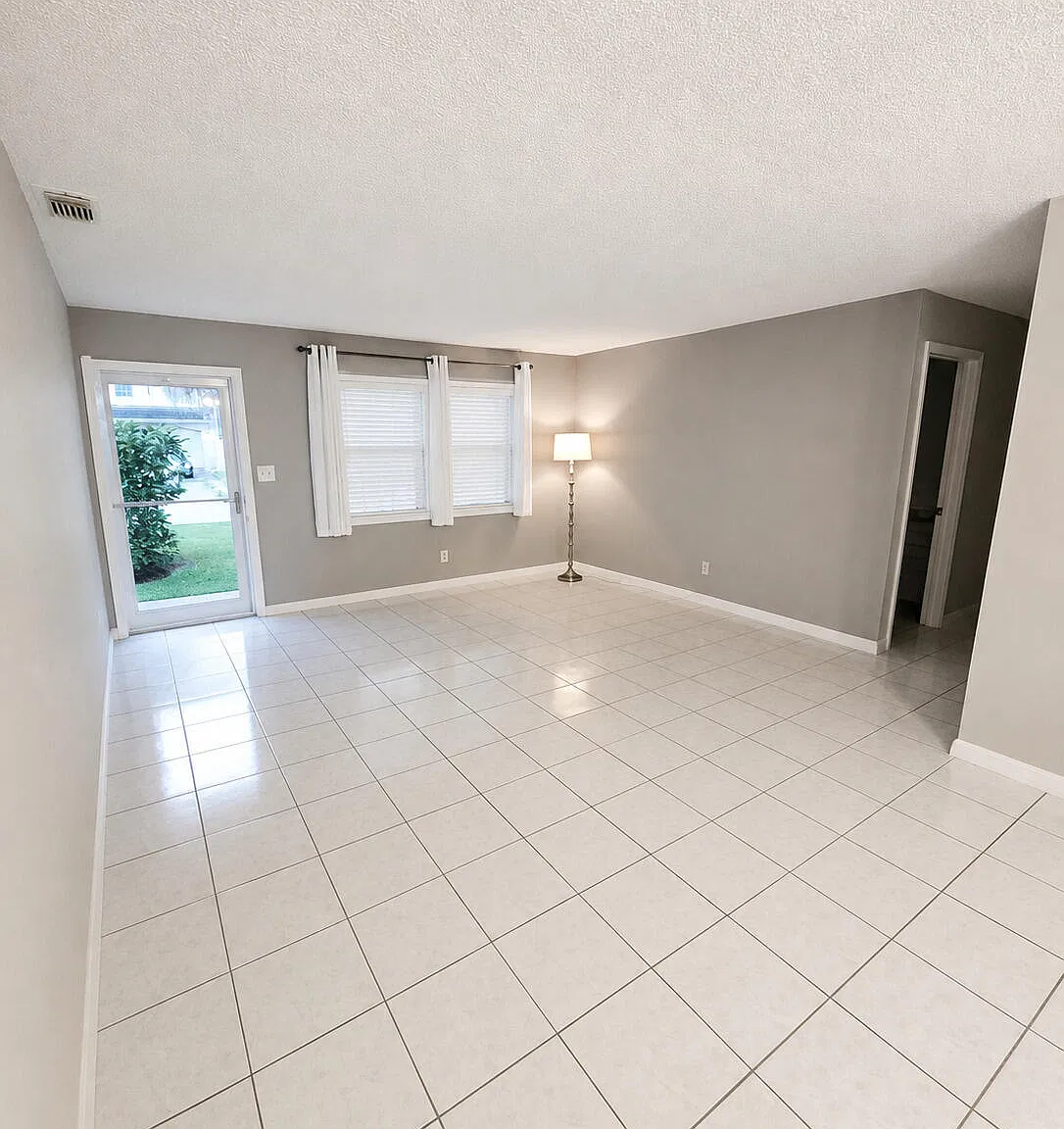 3 bed, 2.0 bath, 1286 sqft, $2,300 — Photo 3