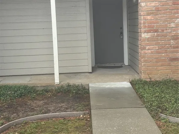 17401 Red Oak Dr, Houston, TX 77090