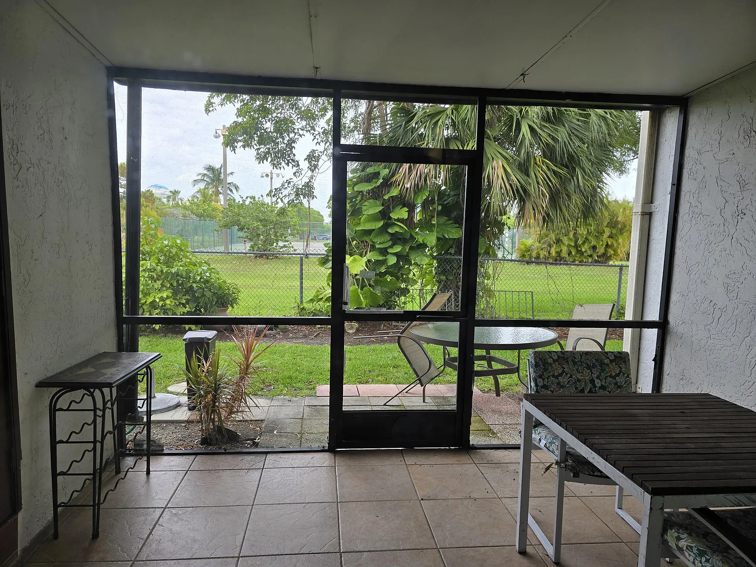 2 bed, 1.5 bath, 1278 sqft, $2,350 — Photo 2