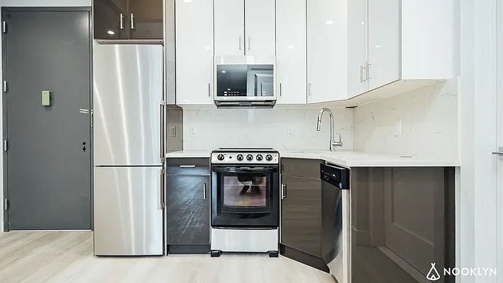 Rented by Nooklyn NYC LLC | media 18