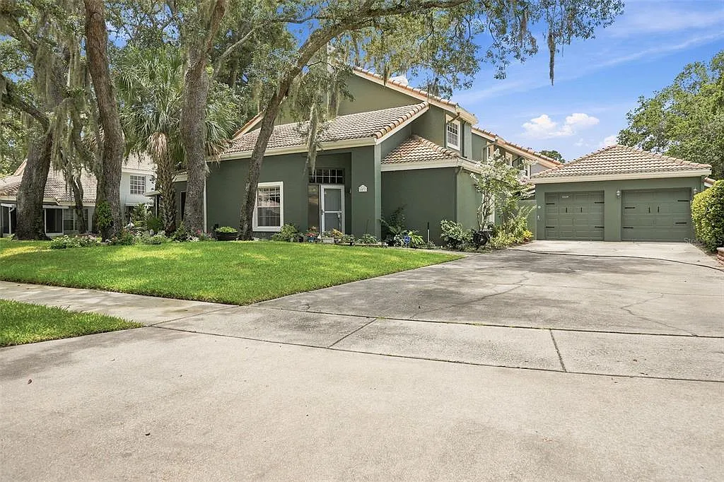 3 bed, 2.5 bath, 1293 sqft, $2,200 — Photo 2