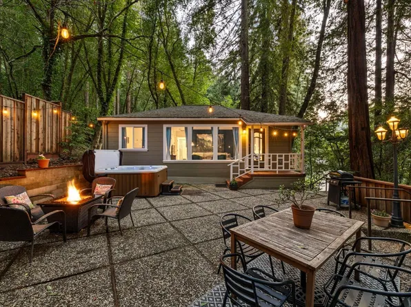 10541 Old River Rd, Forestville, CA 95436