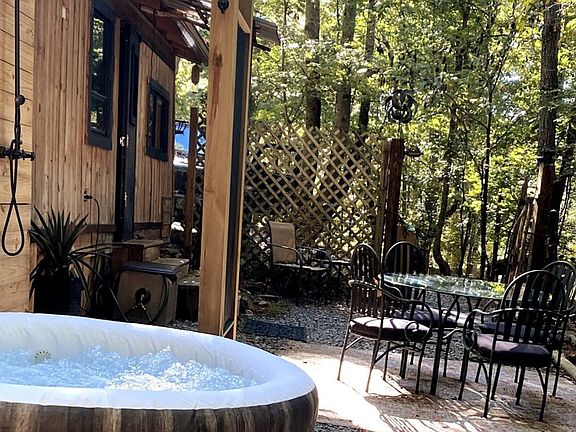 3rd image of 151 25th St