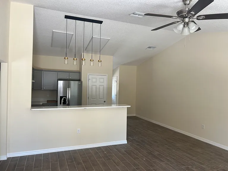 Living Room/Dining Area/Kitchen