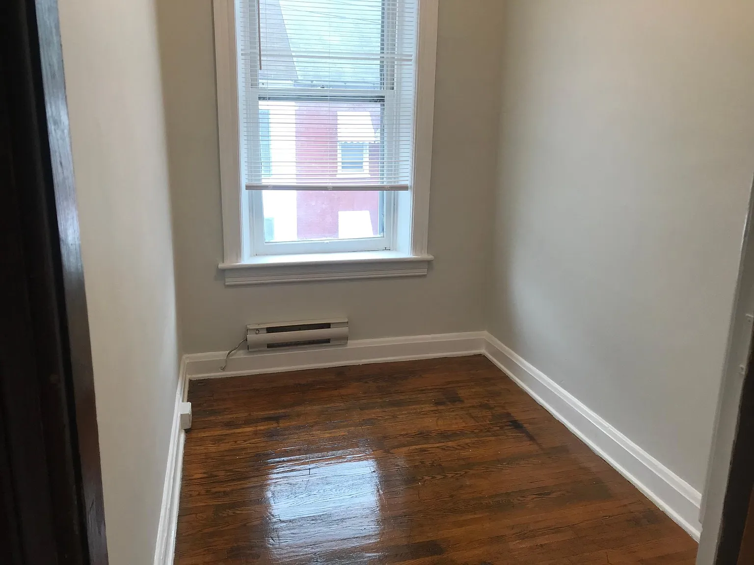 2 bed, 1000 sqft, $1,050 — Photo 4