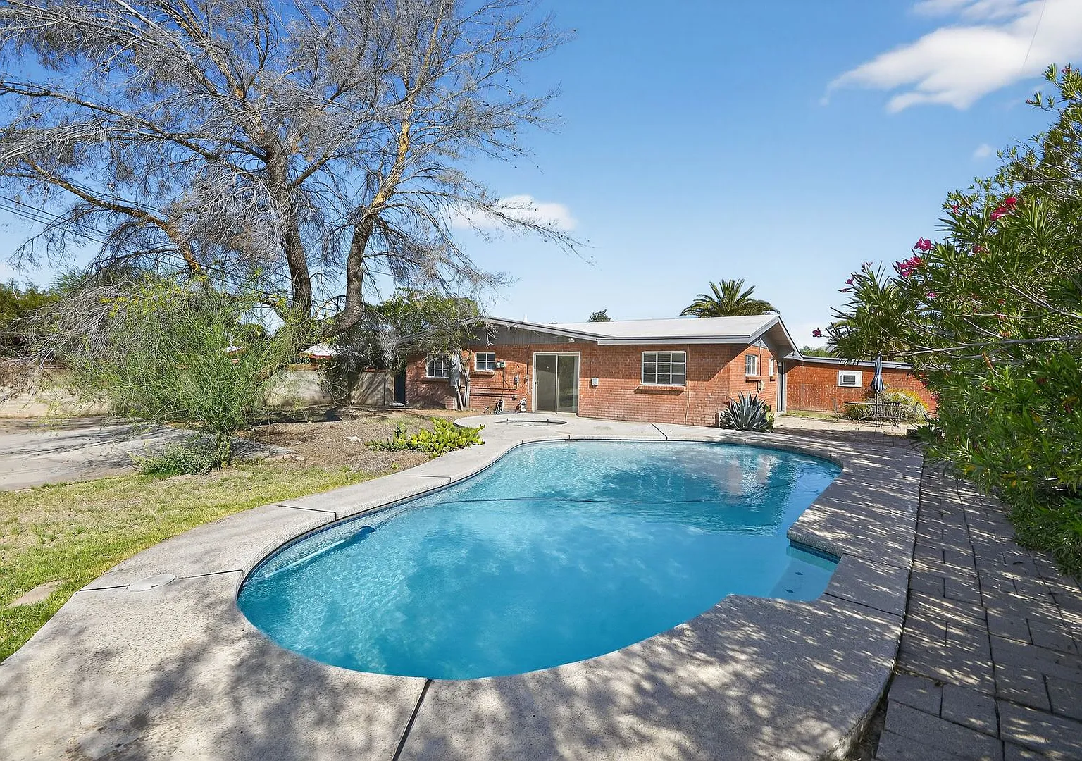 2272 E. Blacklidge Dr. — Photo 1