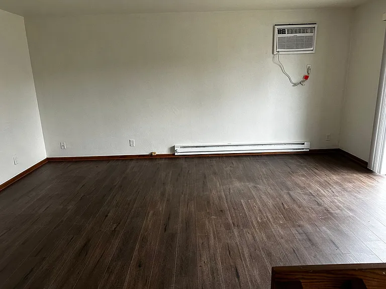 1508-1514 Holly Dr — Photo 2