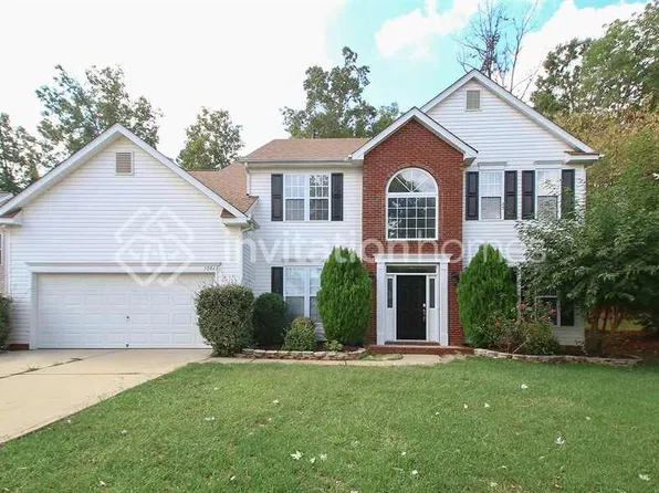 10813 Chamberlain Hall Ct, Charlotte, NC 28277