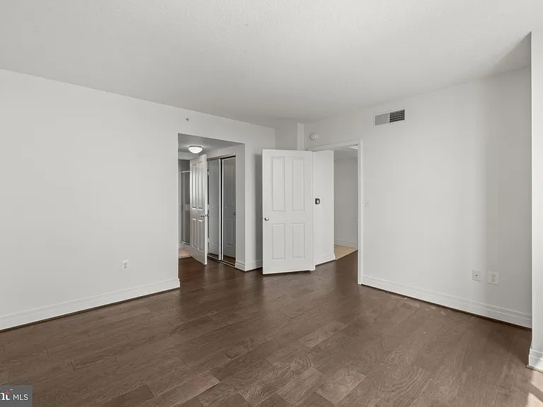 414 Water St #1812 — Photo 18